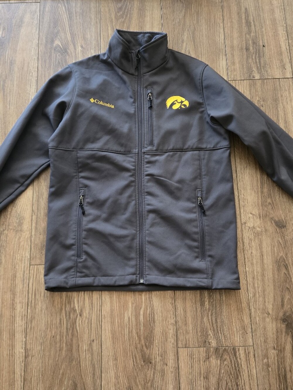 Columbia Men's Gray Iowa Hawkeyes Softshell Jacket